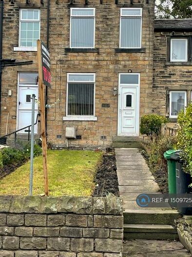 2 Bedroom Terraced House To Rent In Lascelles Hall Road, Huddersfield, HD5