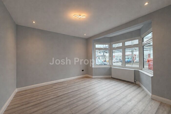 4 Bedroom Terraced House To Rent In Clifton Road, Ilford, IG2