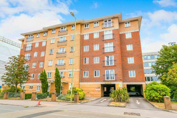 1 Bedroom Apartment To Rent In Chapter House, Farnborough, GU14