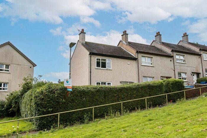 2 Bedroom End Of Terrace House For Sale In Rye Way, Foxbar, PA2