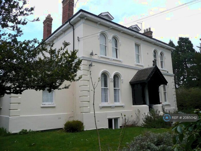 2 Bedroom Flat To Rent In Lansdown Castle Drive, Cheltenham, GL51