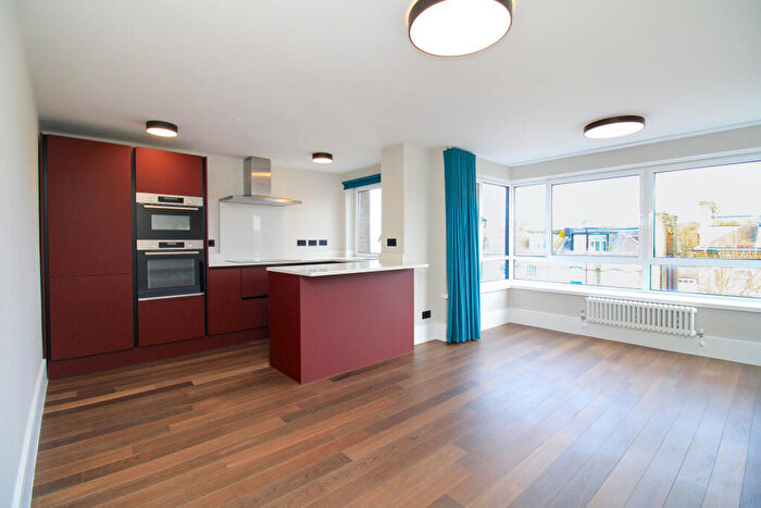 1 Bedroom Apartment To Rent In Eaton Manor, The Drive, East Sussex, BN3