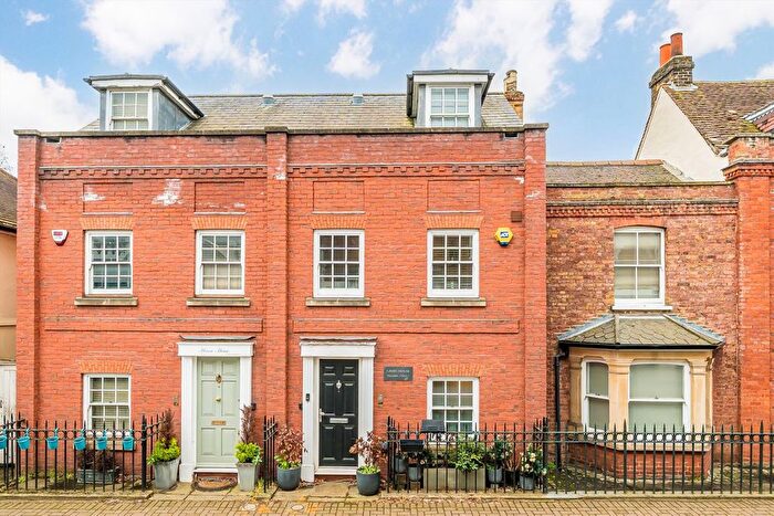3 Bedroom Terraced House For Sale In Thames Street, Sunbury-On-Thames, TW16