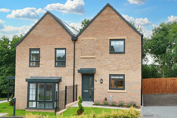 2 Bedroom Semi-Detached House To Rent In Lincoln Drive, Gedling, Nottingham, Nottinghamshire, NG4