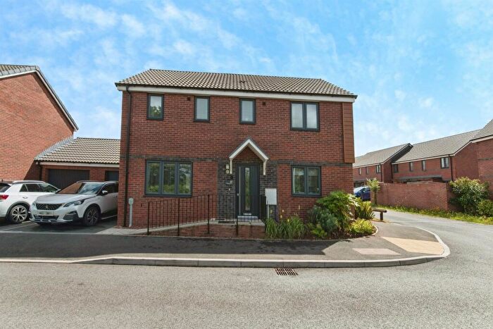 3 Bedroom Detached House For Sale In Aldridge Place, Tithebarn, Exeter, EX1