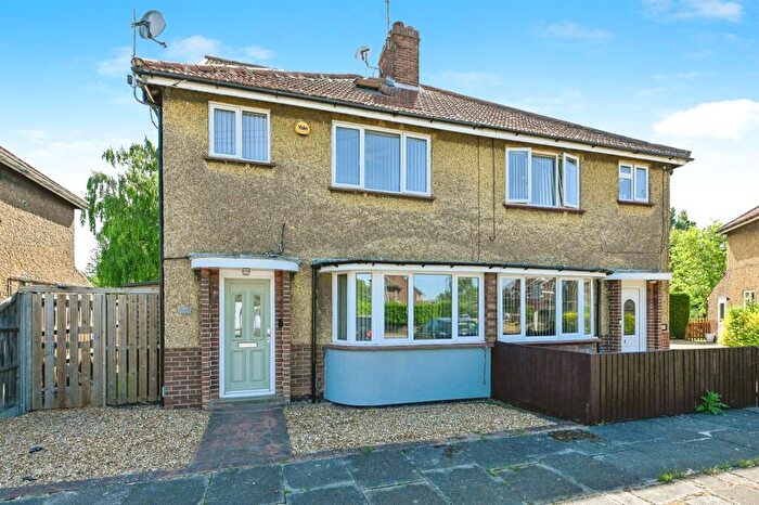 3 Bedroom Semi-Detached House For Sale In Holcombe Avenue, King's Lynn, PE30