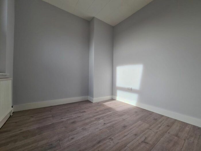 4 Bedroom Detached House To Rent In Ordnance Road, Enfield EN3