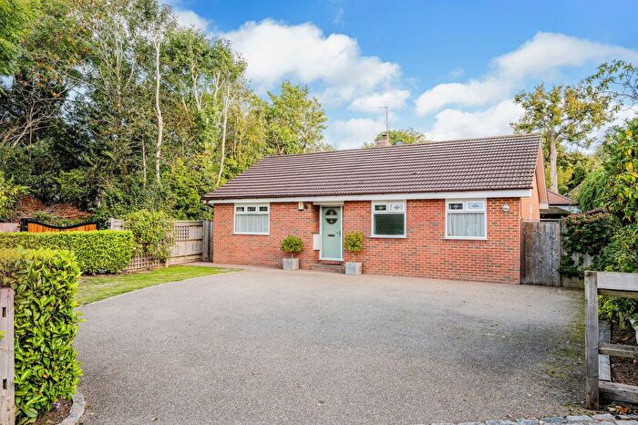 3 Bedroom Bungalow For Sale In West Street, Dormansland, Lingfield, RH7