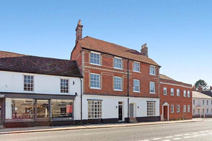 4 Bedroom Terraced House To Rent In High Street, Odiham, RG29