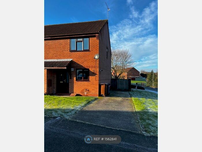 3 Bedroom Semi-Detached House To Rent In Serin Close, Uttoxeter, ST14