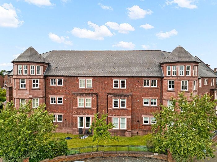 2 Bedroom Flat For Sale In Keepers Road, Grappenhall, WA4