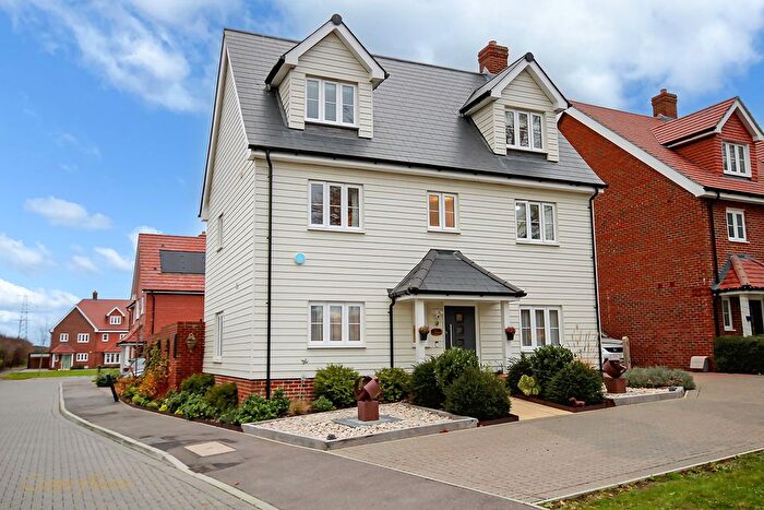 4 Bedroom Detached House For Sale In Platinum Way, Angmering, BN16