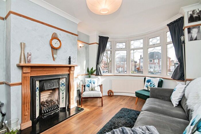 3 Bedroom Detached House For Sale In Cardington Avenue, Birmingham, B42