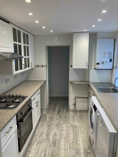 3 Bedroom Terraced House To Rent In Three Bedroom House- Prince Of Wales Avenue, Reading, RG30