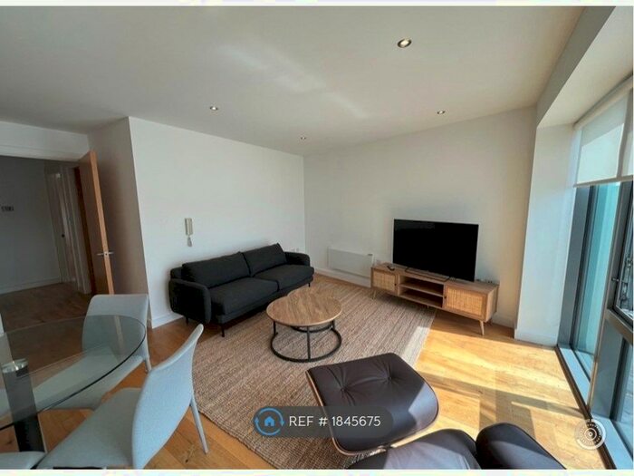 2 Bedroom Flat To Rent In Alexandra Tower, Liverpool, L3