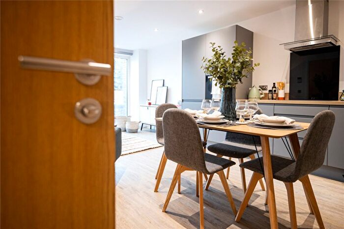 2 Bedroom Flat To Rent In William Jessop Way, Liverpool, Merseyside, L3