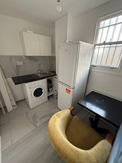 1 Bedroom Flat To Rent In Upper Street, London, N1