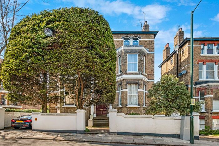 1 Bedroom Flat For Sale In Church Road, Richmond, TW10