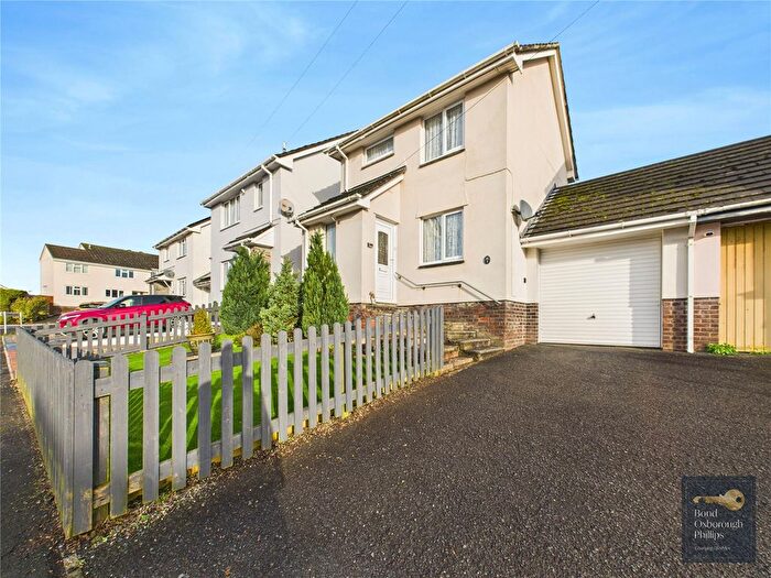 2 Bedroom Link Detached House For Sale In Hunters Wood, Torrington, Devon, EX38