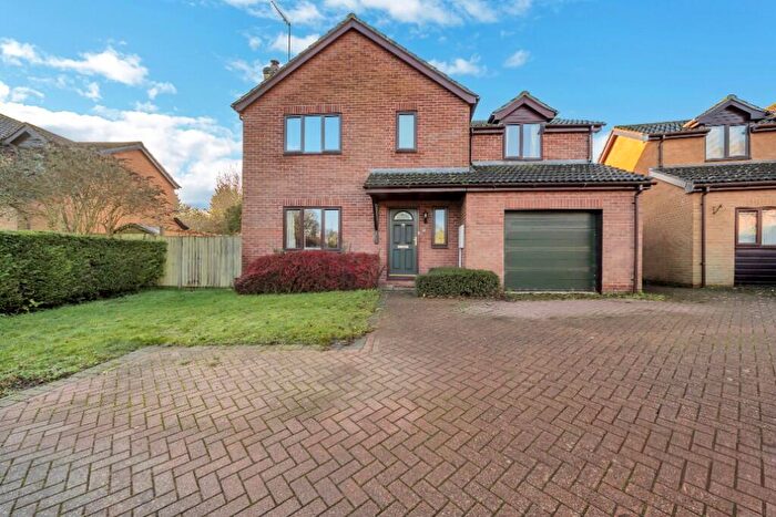 4 Bedroom Detached House To Rent In Chestnut Crescent, IP29