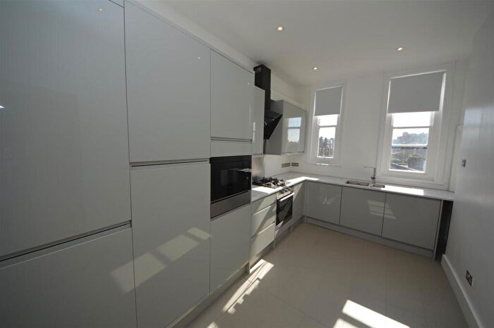 4 Bedroom Flat To Rent In Goldhurst Mansions Goldhurst Terrace, NW6
