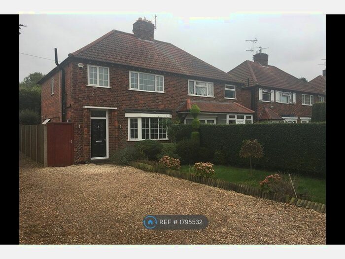 3 Bedroom Semi-Detached House To Rent In St Denys Road, Leicester, LE5