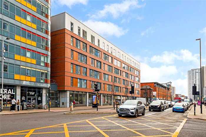 2 Bedroom Apartment For Sale In Nuovo Apartments, Great Ancoats Street, Manchester, Greater Manchester, M4
