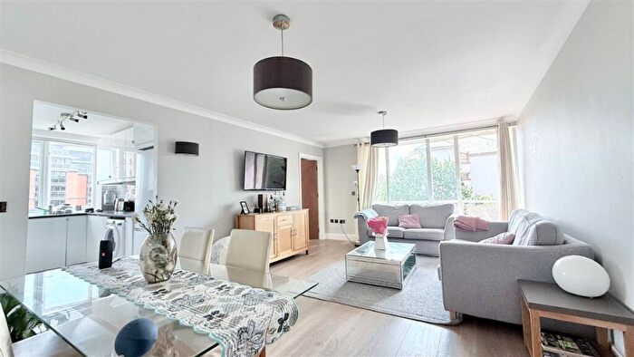 2 Bedroom Apartment To Rent In Regent Court, North Bank, St John's Wood, NW8