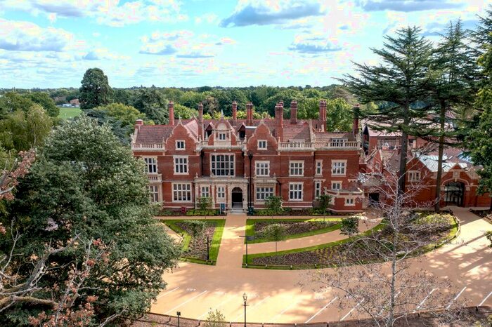 2 Bedroom Apartment For Sale In Tudor Grange, Blossomfield Road, Solihull, B91