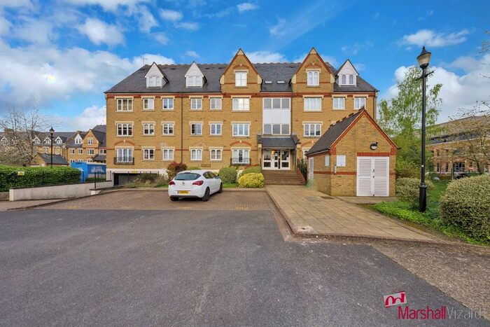 2 Bedroom Flat To Rent In Roedean House, Exeter Close, Watford, WD24
