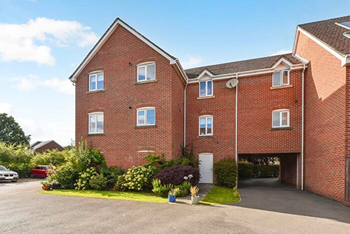 2 Bedroom Flat For Sale In Lapwing Way, Four Marks, Alton, Hampshire, GU34