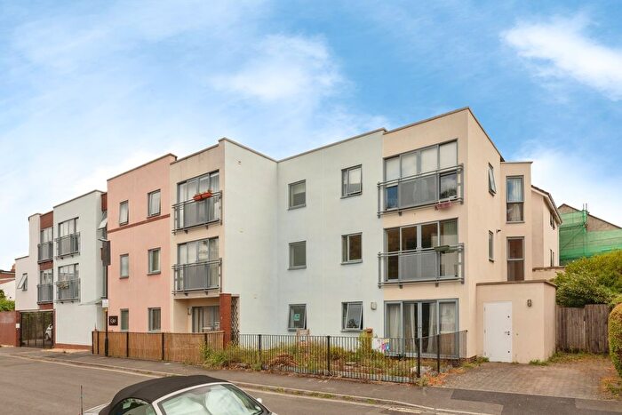 2 Bedroom Flat For Sale In Myrtle Street, Bristol, Somerset, BS3