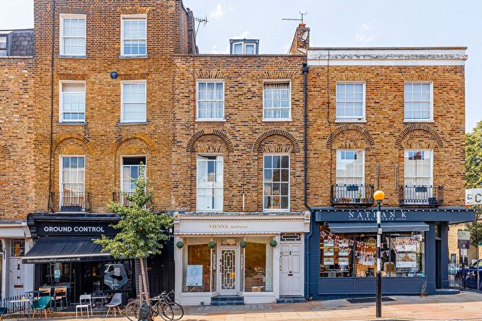 4 Bedroom Terraced House For Sale In Amwell Street, London, EC1R