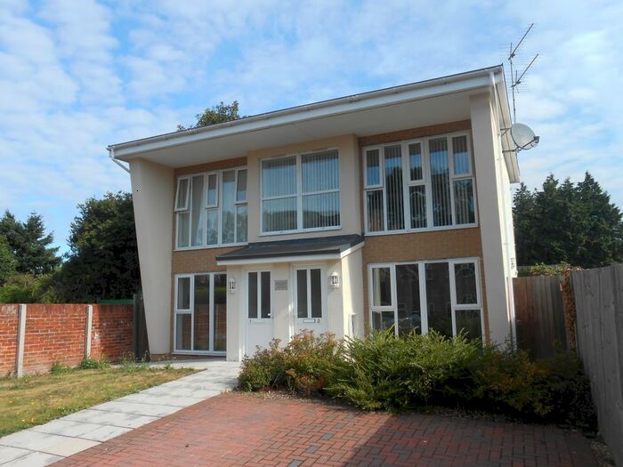 2 Bedroom Flat To Rent In Millbrook Road East, Southampton, SO15