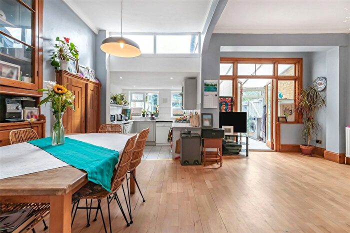 4 Bedroom Terraced House For Sale In Nimrod Road, Furzedown, SW16