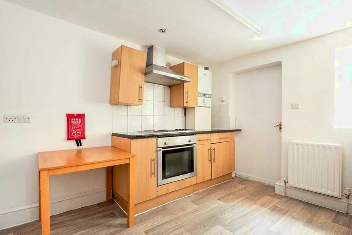 1 Bedroom Apartment To Rent In Knowles Hill Crescent, Hither Green, SE13