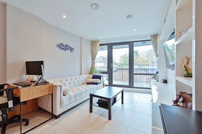 2 Bedroom Flat For Sale In Rayners Lane, Rayners Lane, Harrow, HA2