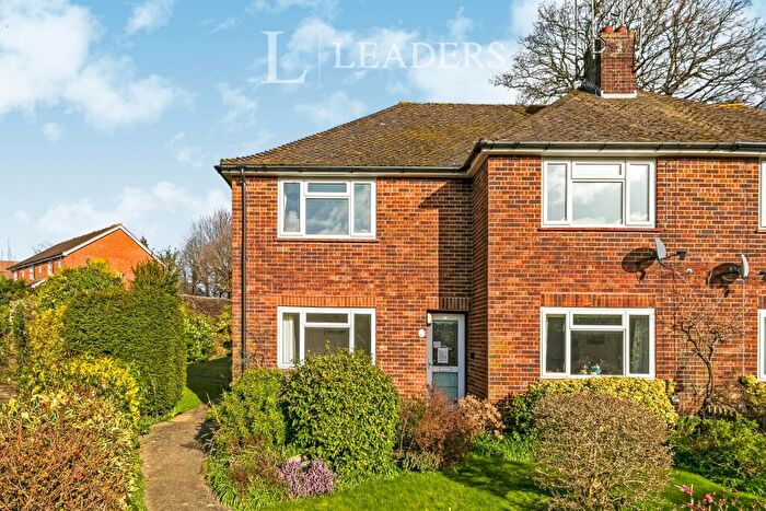 2 Bedroom Flat To Rent In Southwick Close, East Grinstead, RH19