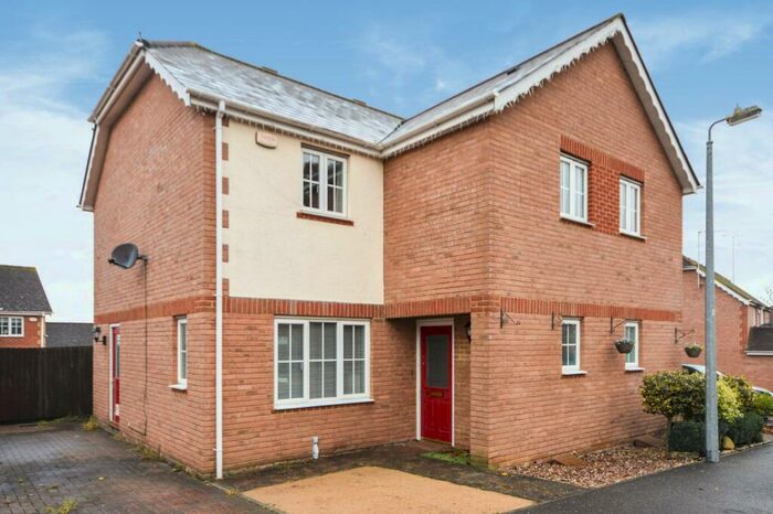 3 Bedroom Semi-Detached House To Rent In Rushmoor Drive, Braintree, CM7