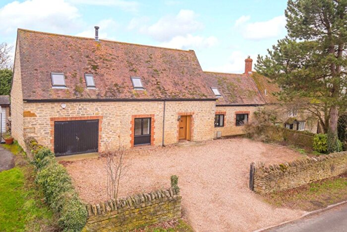 5 Bedroom Barn Conversion For Sale In Hartwell Road, Hanslope, Milton Keynes, Buckinghamshire, MK19