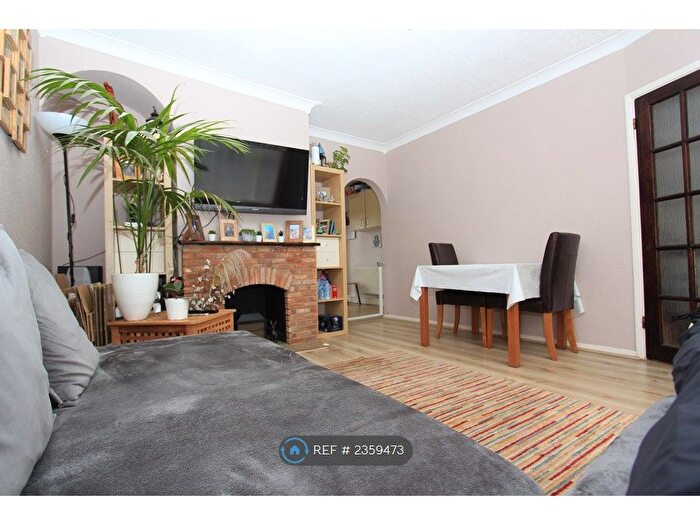 2 Bedroom Terraced House To Rent In Torworth Road, Borehamwood, WD6