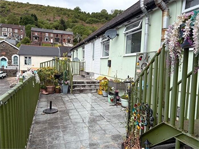 2 Bedroom Flat To Rent In Ynyshir Road, Ynyshir, Porth, CF39