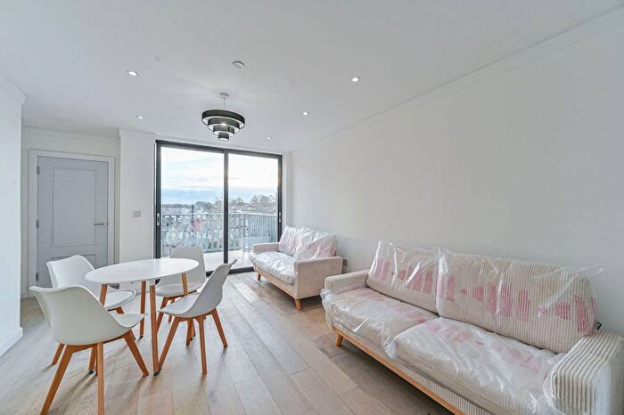 2 Bedroom Flat To Rent In Lewisham High Street, Lewisham, London, SE13