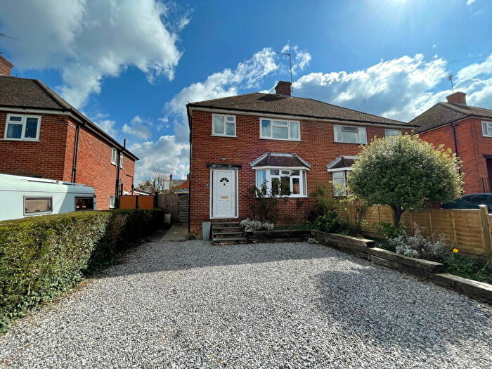 3 Bedroom Semi-Detached House To Rent In Courtlands Road, Newbury, RG14