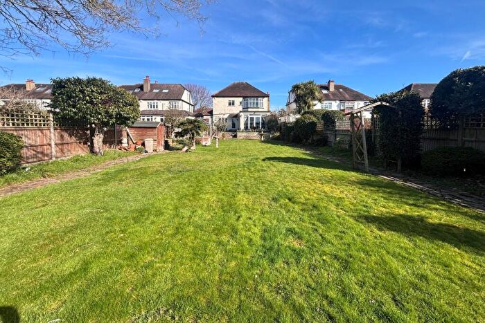 4 Bedroom Detached House For Sale In Wickham Way, Park Langley, Beckenham, BR3