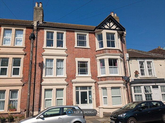 2 Bedroom Flat To Rent In Manor Road, Hastings, TN34