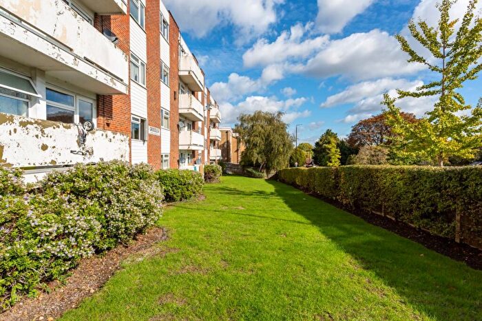 2 Bedroom Apartment To Rent In Bishopsford Road, Morden, Surrey, SM4