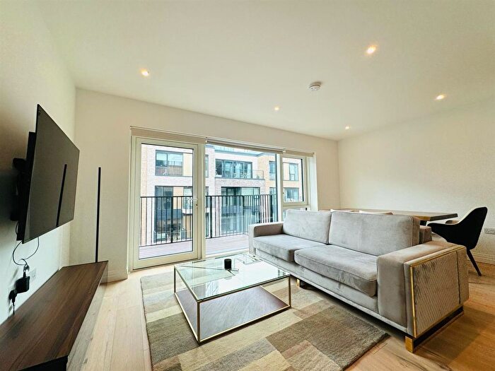 1 Bedroom Flat To Rent In Lockgate Road, London, SW6