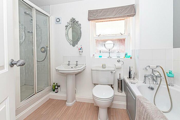 5 Bedroom Detached House For Sale In Stanbridge Road, Tilsworth, Leighton Buzzard, LU7