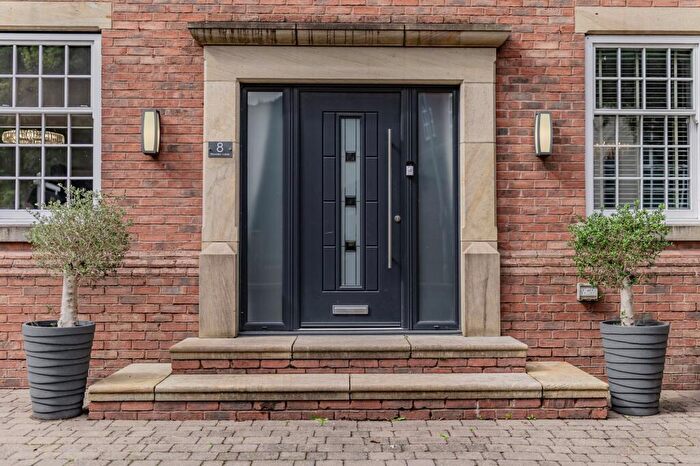 6 Bedroom Detached House For Sale In Worden Lane, Leyland, PR25